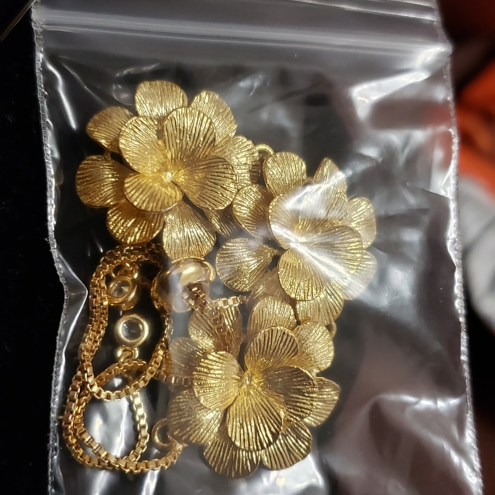 Bouquet of flowers adjustable bracelet